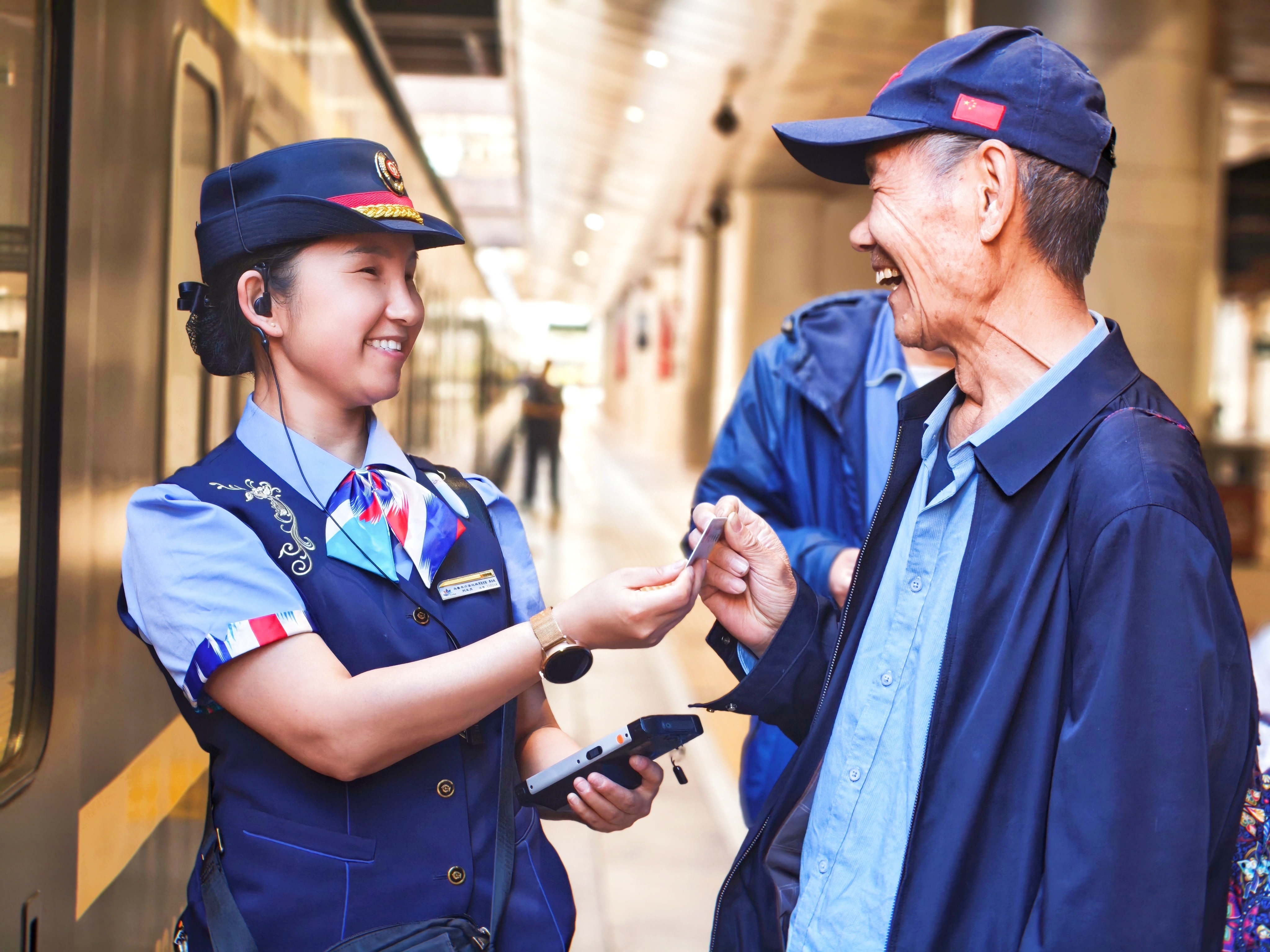 與山海對(duì)望，和美好相擁